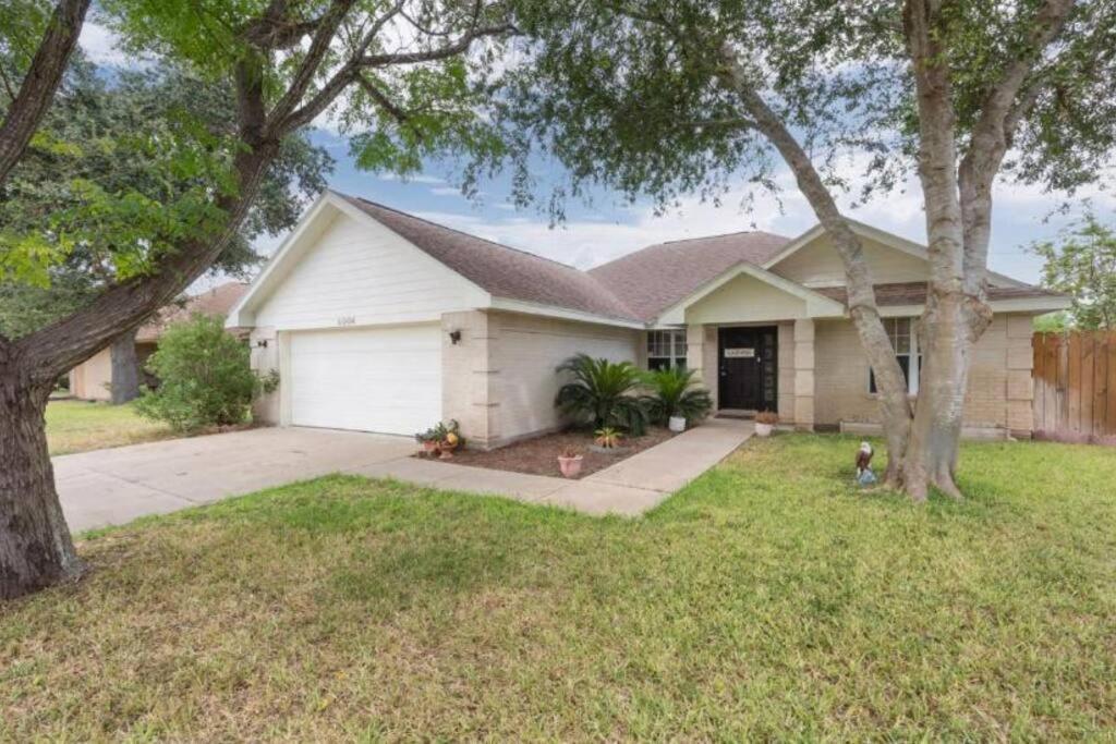 Mcallen 4Br With Pool, Shopping & More Екстериор снимка